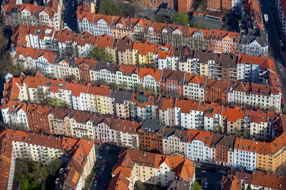 Luftaufnahme Hannover - Wohngebiet einer Reihenhaus- Siedlung Fössestraße im Ortsteil Linden-Limmer in Hannover im Bundesland Niedersachsen, Deutschland