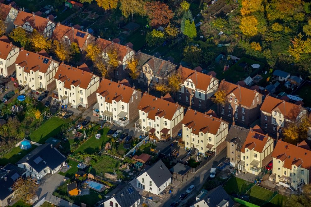 Gladbeck von oben - Wohngebiet einer Reihenhaus- Siedlung in Gladbeck im Bundesland Nordrhein-Westfalen