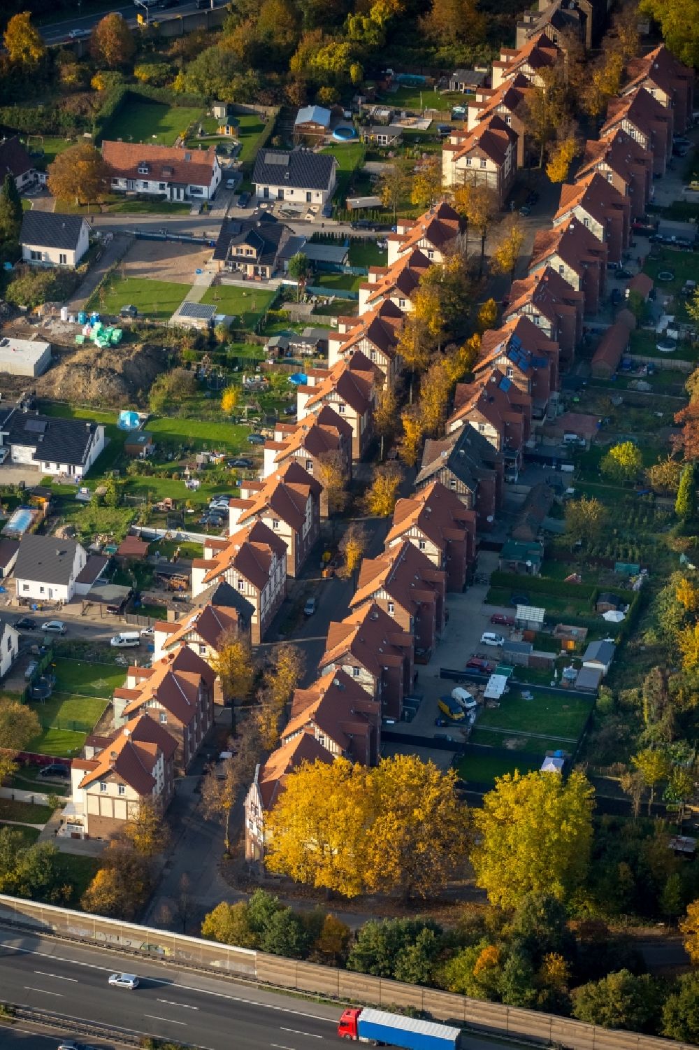 Gladbeck von oben - Wohngebiet einer Reihenhaus- Siedlung in Gladbeck im Bundesland Nordrhein-Westfalen