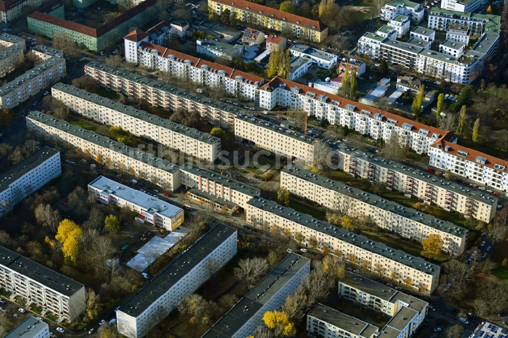 Berlin von oben - Wohngebiet einer Reihenhaus- Siedlung Große-Leege-Straße - Goeckstraße in Berlin, Deutschland