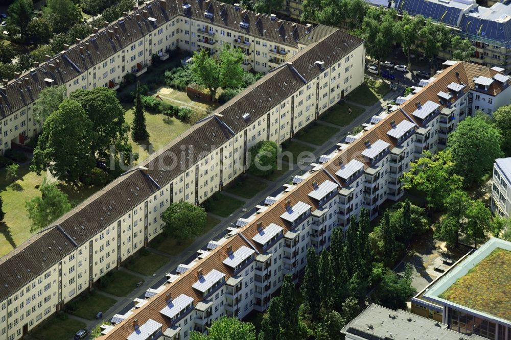Luftbild Berlin - Wohngebiet einer Reihenhaus- Siedlung Havensteinstraße im Ortsteil Lankwitz in Berlin, Deutschland