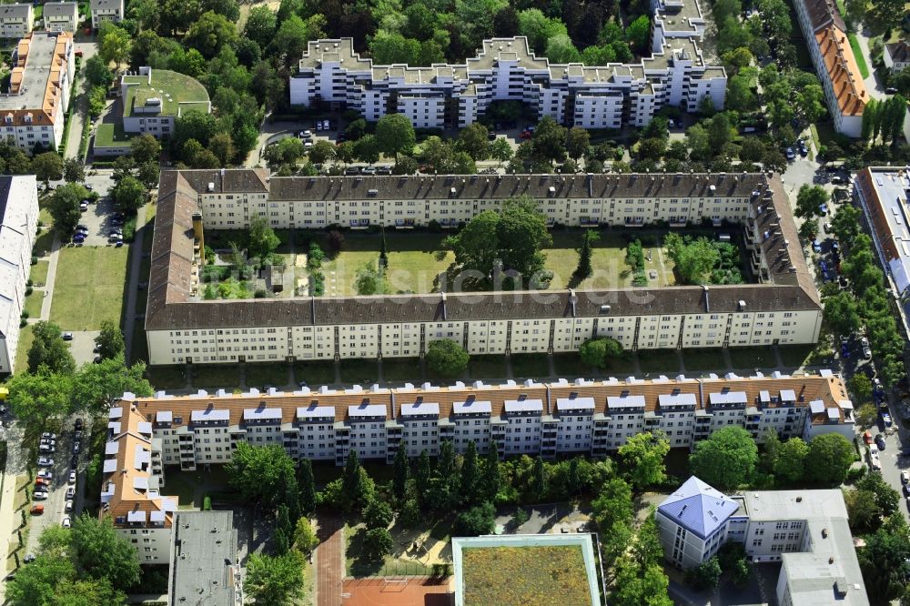 Berlin von oben - Wohngebiet einer Reihenhaus- Siedlung Havensteinstraße im Ortsteil Lankwitz in Berlin, Deutschland