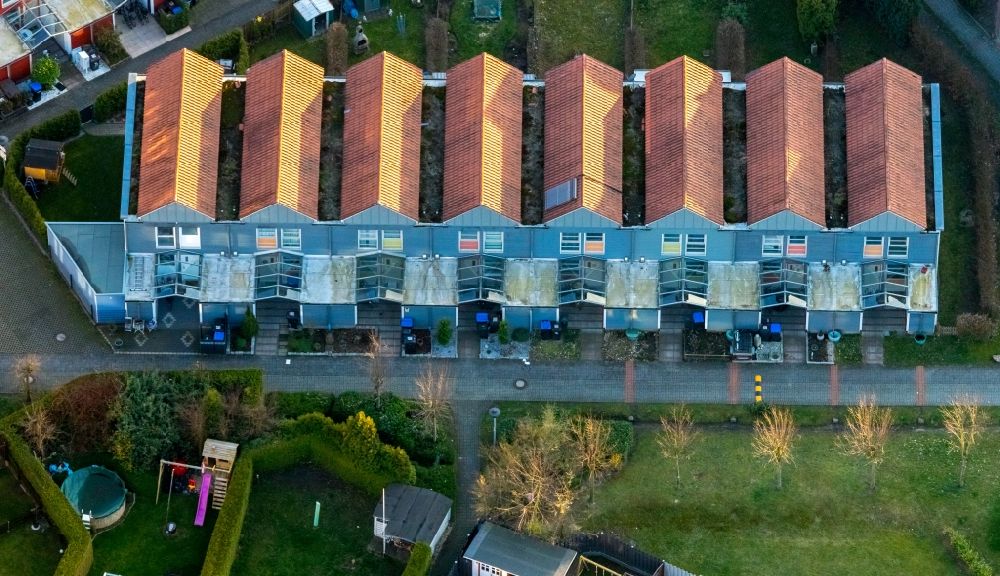 Luftbild Hamm - Wohngebiet einer Reihenhaus- Siedlung Hoher Weg im Ortsteil Heessen in Hamm im Bundesland Nordrhein-Westfalen, Deutschland