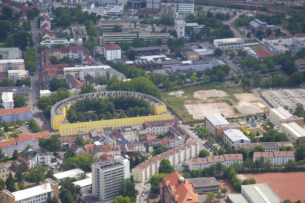 Kaiserslautern von oben - Wohngebiet einer Reihenhaus- Siedlung in Kaiserslautern im Bundesland Rheinland-Pfalz, Deutschland