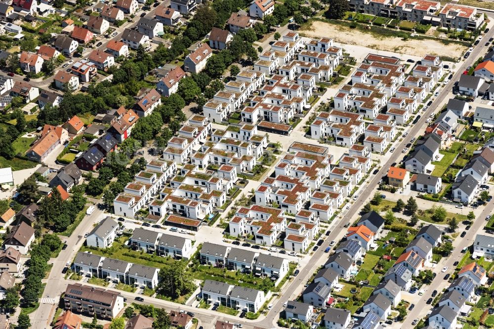 Luftbild Karlsruhe - Wohngebiet einer Reihenhaus- Siedlung in Karlsruhe im Bundesland Baden-Württemberg, Deutschland