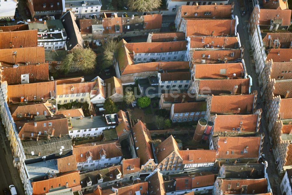 Luftbild Lübeck - Wohngebiet einer Reihenhaus- Siedlung Mengstraße - Beckergrube im Ortsteil Altstadt in Lübeck im Bundesland Schleswig-Holstein, Deutschland