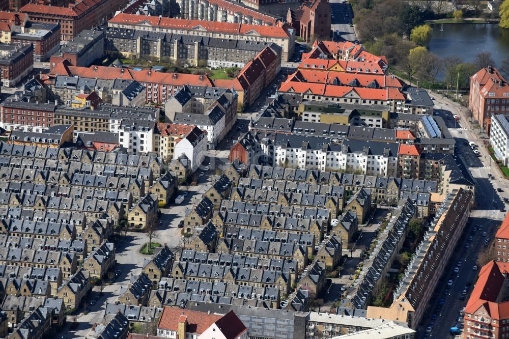 Luftbild Kopenhagen - Wohngebiet einer Reihenhaus- Siedlung Osterbrogade - Kildevaeldsgade in Kopenhagen in Region Hovedstaden, Dänemark