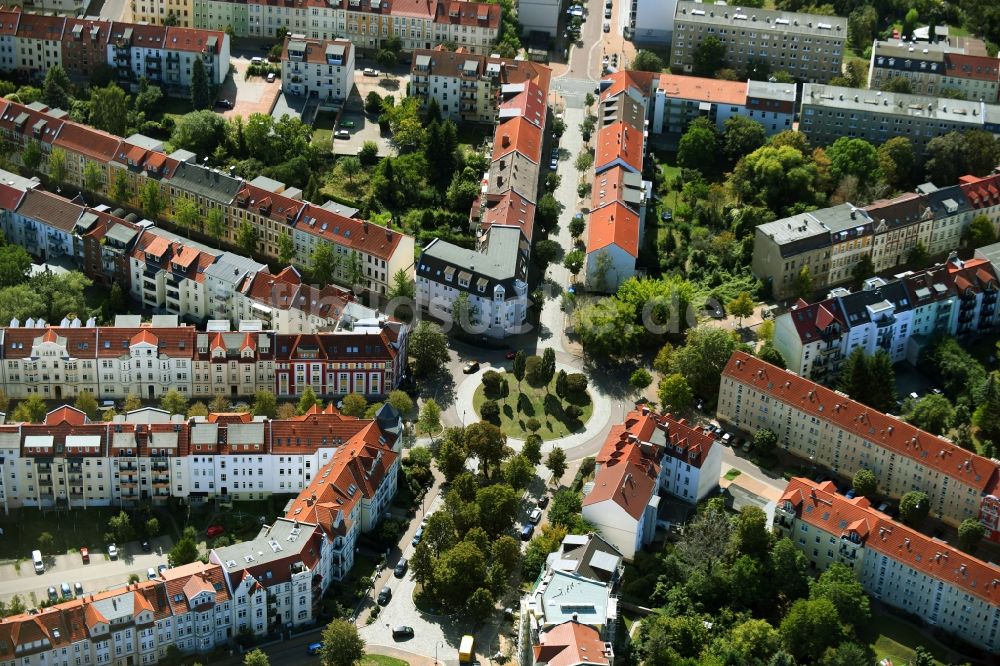 Luftaufnahme Dessau - Wohngebiet einer Reihenhaus- Siedlung Richard-Wagner-Straße - Mendelssohnstraße in Dessau im Bundesland Sachsen-Anhalt, Deutschland