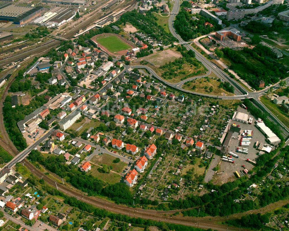 Luftaufnahme Riesa - Wohngebiet einer Reihenhaus- Siedlung in Riesa im Bundesland Sachsen, Deutschland