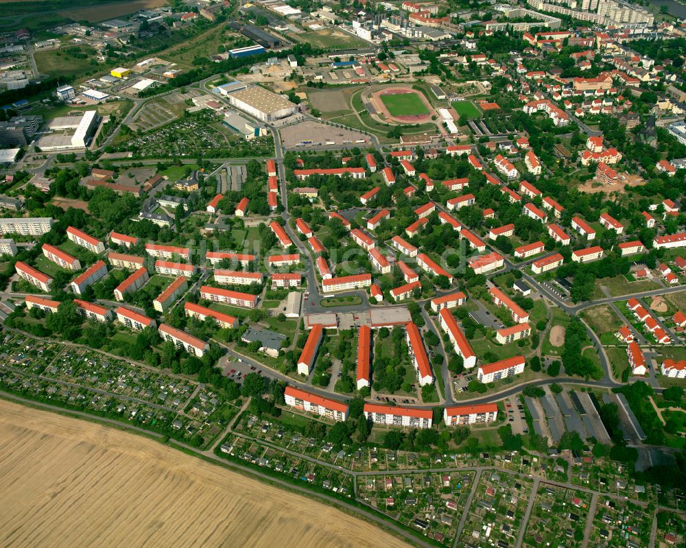 Riesa von oben - Wohngebiet einer Reihenhaus- Siedlung in Riesa im Bundesland Sachsen, Deutschland