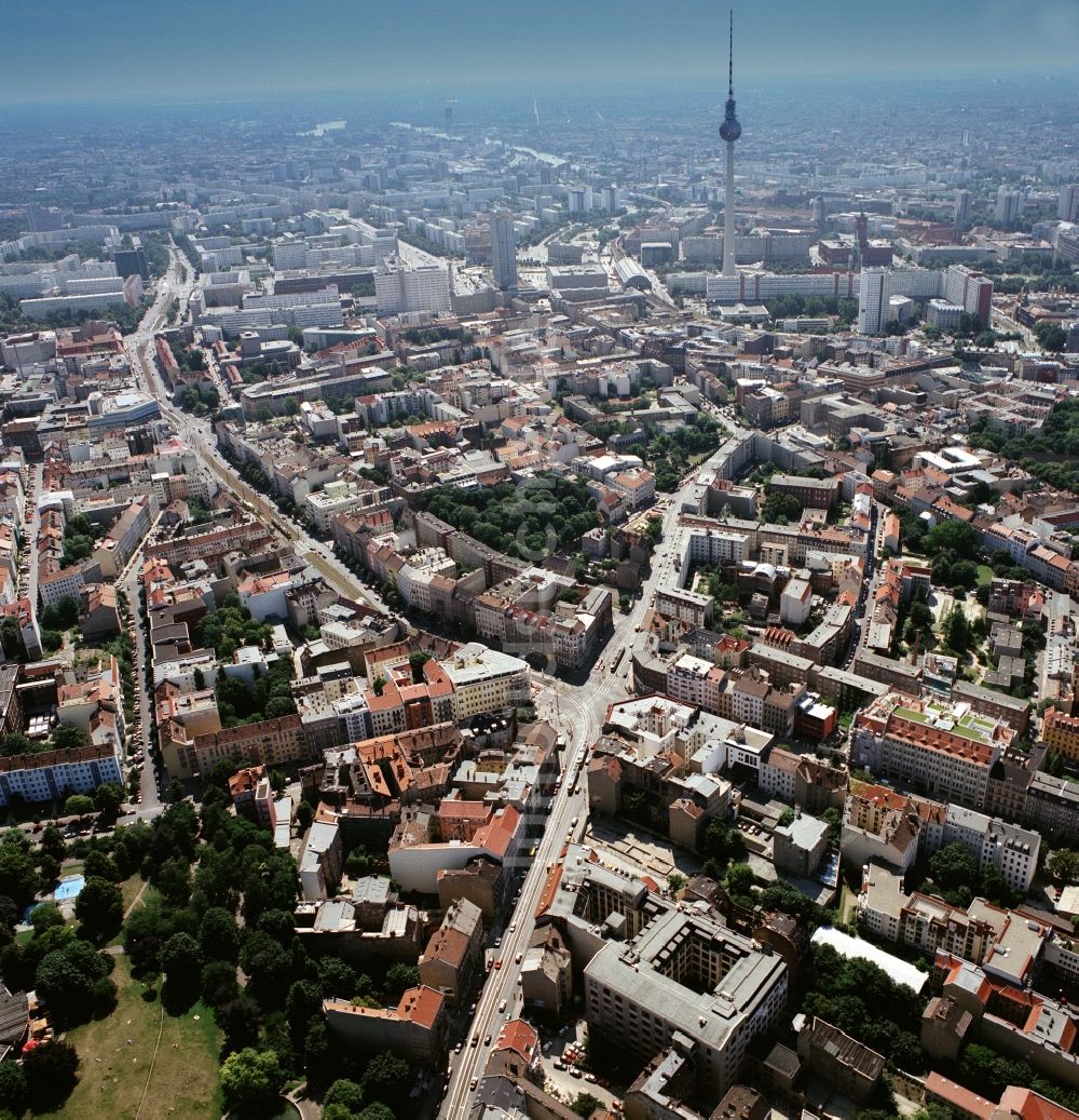Luftbild Berlin - Wohngebiet um den RosenthalerPlatz in Berlin-Mitte in Berlin