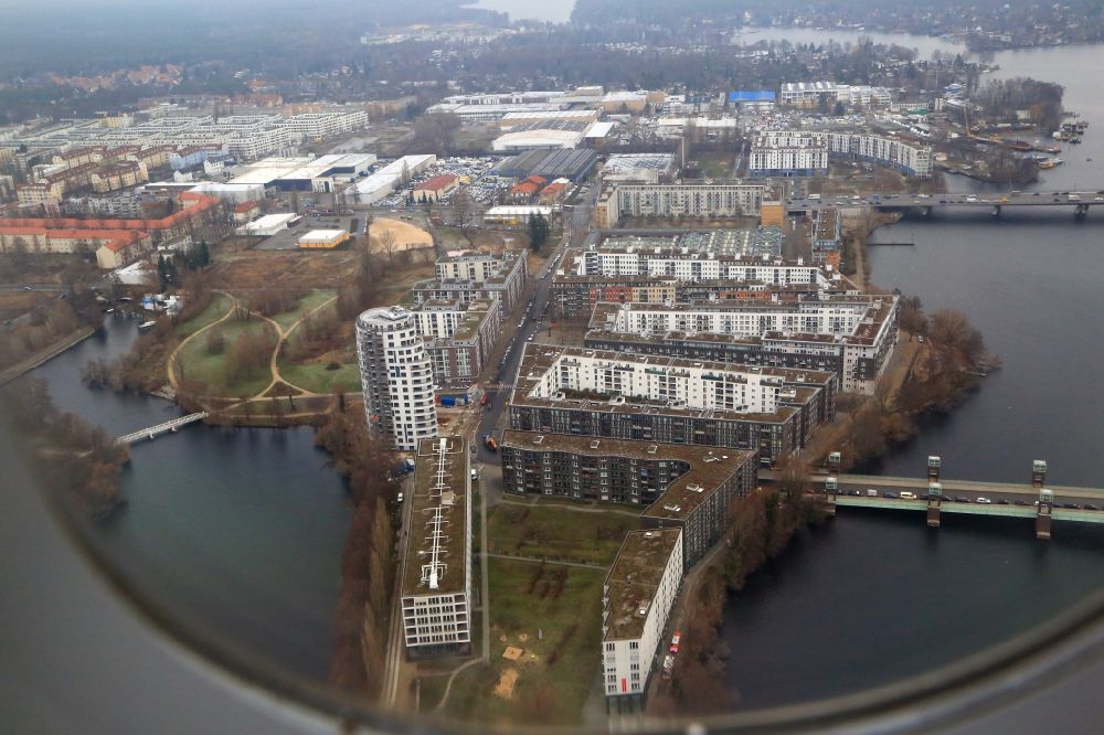 Luftbild Berlin - Wohngebiets- Siedlung an der Havelspitze im Ortsteil Hakenfelde in Berlin, Deutschland