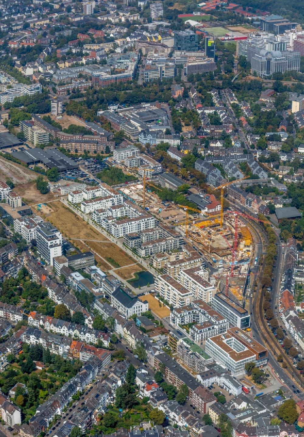 Luftaufnahme Düsseldorf - Wohngebiets- Siedlung mit Mehrfamilienhäusern Belsenpark im Stadtteil Oberkassel in Düsseldorf im Bundesland Nordrhein-Westfalen