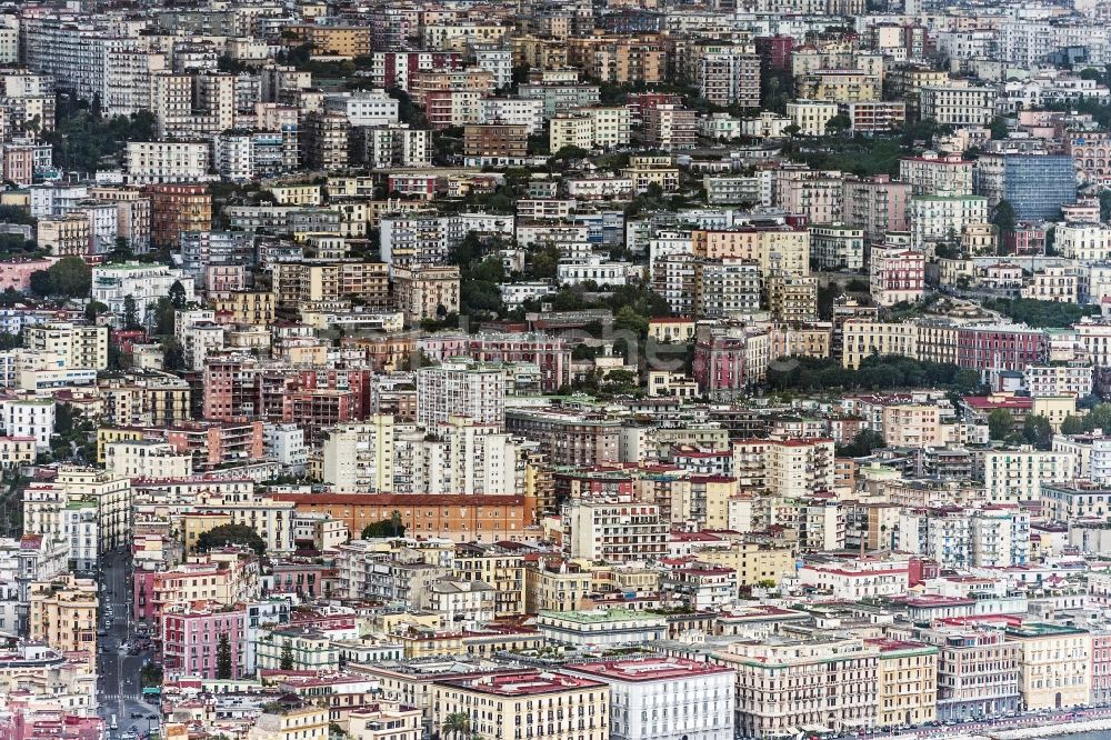 Luftaufnahme Neapel - Wohngebiets- Siedlung in Neapel in Italien