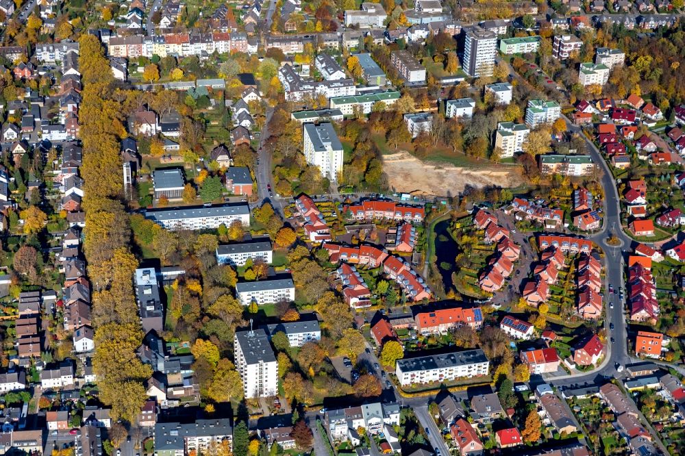 Duisburg von oben - Wohngebiets- Siedlung im Ortsteil Großenbaum in Duisburg im Bundesland Nordrhein-Westfalen, Deutschland