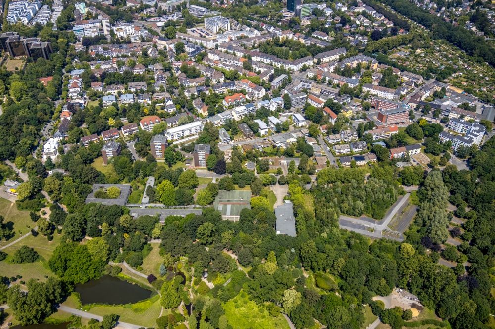 Dortmund von oben - Wohngebiets- Siedlung am Park Japanischer Garten in Dortmund im Bundesland Nordrhein-Westfalen, Deutschland