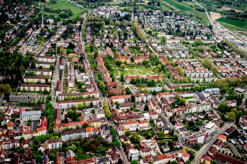Luftbild Offenburg - Wohngebiets- Siedlung am Park Platz der Verfassungsfreunde in Offenburg im Bundesland Baden-Württemberg, Deutschland