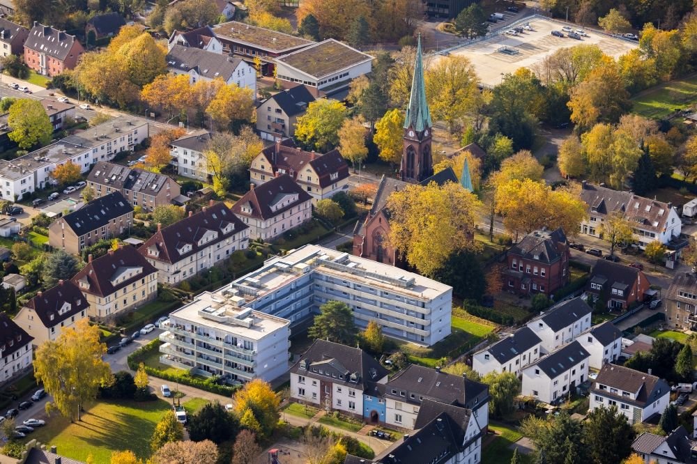 Luftaufnahme Bochum - Wohngebiets- Siedlung an der Petrikirche in Bochum im Bundesland Nordrhein-Westfalen, Deutschland