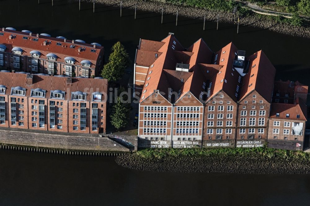 Bremen von oben - Wohnhaus- Bebauung auf der Halbinsel Teerhof an der Weser in Bremen, Deutschland