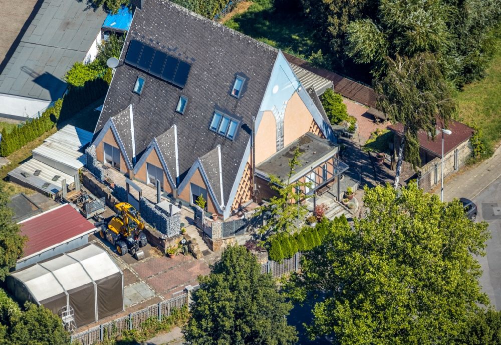 Herne von oben - Wohnhaus eines Einfamilienhauses - Giebelhauses an der Gneisenaustraße Ecke Langforthstraße in Herne im Bundesland Nordrhein-Westfalen, Deutschland