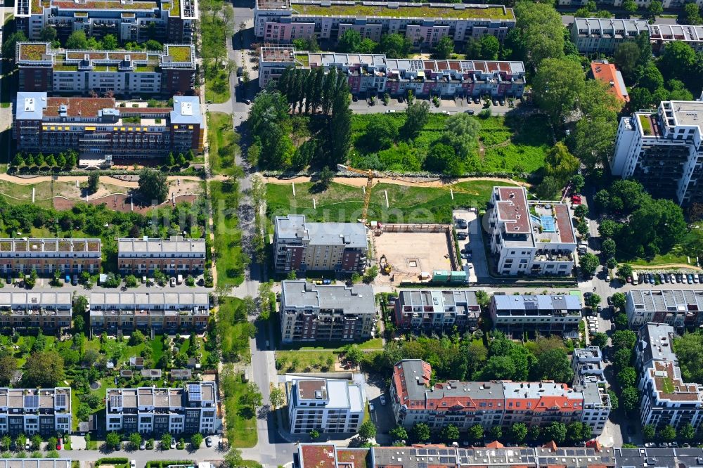 Berlin aus der Vogelperspektive: Wohnhausbebauung auf der Halbinsel Stralau im Ortsteil Friedrichshain in Berlin, Deutschland