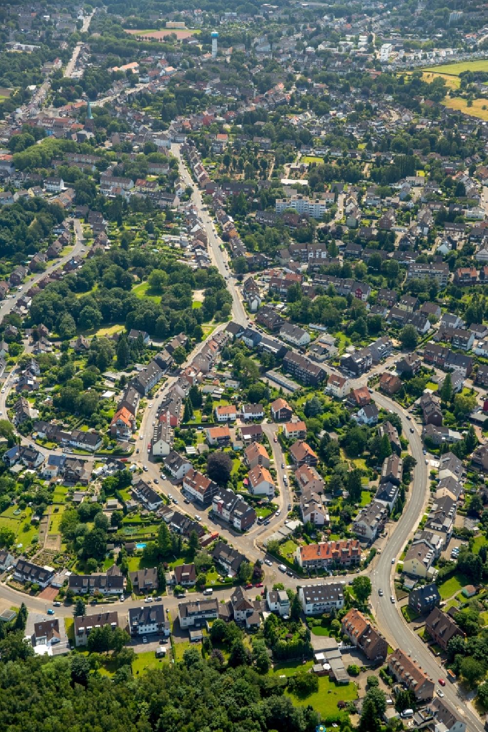 Luftbild Essen - Wohnhäuser- Inselsiedlung einer Mehrfamilienhaussiedlung zwischen der Straße Kattendahl und Oberhausener Straße in Essen im Bundesland Nordrhein-Westfalen