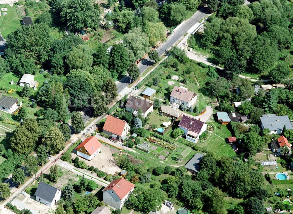 Luftaufnahme Schulzendorf - Wohnsiedlung an der Ernst-Thälmann-Straße in Schulzendorf - Nähe Flughafen Schönefeld / Brandenburg.