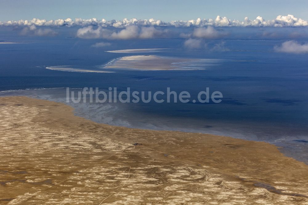 Süderoog aus der Vogelperspektive: Wolken am Küstenbereich der Nordsee- Hallig Süderoog - im Bundesland Schleswig-Holstein