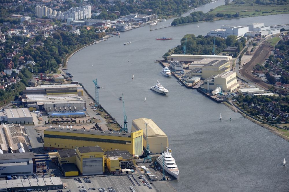 Bremen von oben - Yacht Azzam auf dem Fluss Weser vor der Werft des Herstellers Lürssen beim Stadtteil Vegesack in Bremen