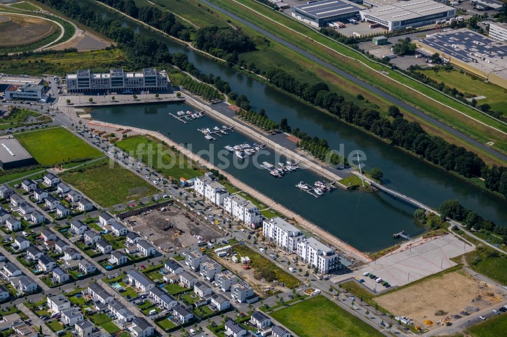 Gelsenkirchen aus der Vogelperspektive: Yachthafen mit Bootsliegeplätzen am Uferbereich des Rhein-Herne-Kanal in Gelsenkirchen im Bundesland Nordrhein-Westfalen