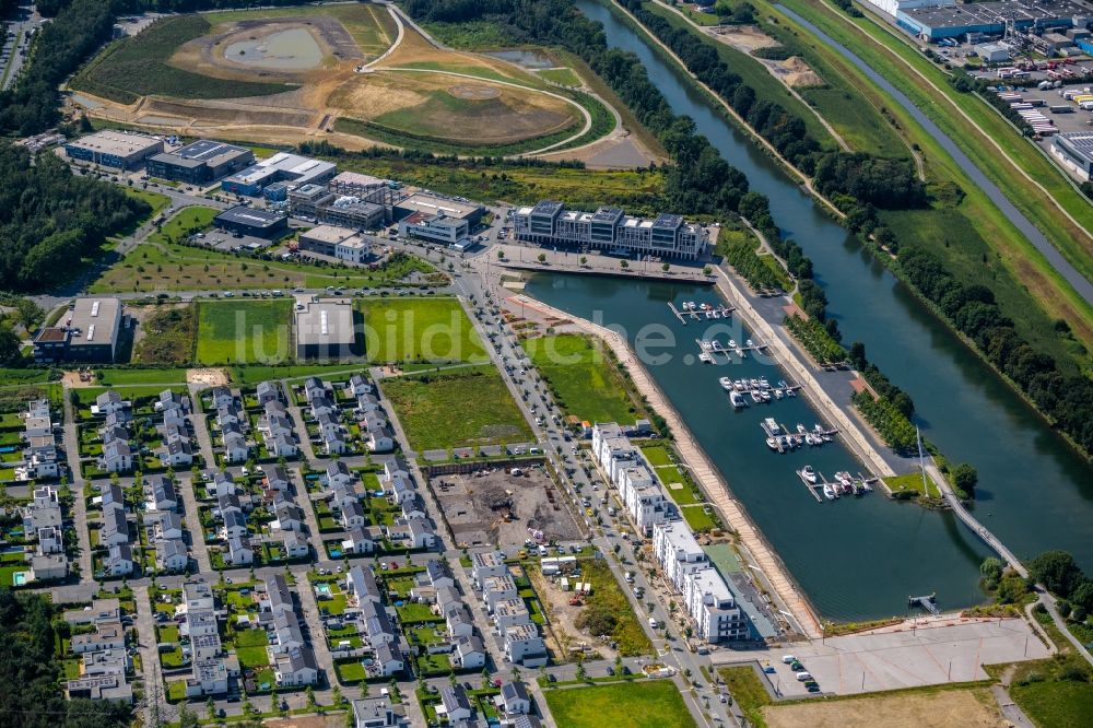Luftbild Gelsenkirchen - Yachthafen mit Bootsliegeplätzen am Uferbereich des Rhein-Herne-Kanal in Gelsenkirchen im Bundesland Nordrhein-Westfalen