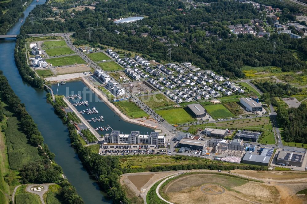 Gelsenkirchen von oben - Yachthafen mit Bootsliegeplätzen am Uferbereich des Rhein-Herne-Kanal in Gelsenkirchen im Bundesland Nordrhein-Westfalen