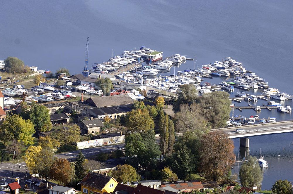 Luftbild Plaue - Yachthafen des Camping- und Ferienparks am Plauer See in Brandenburg