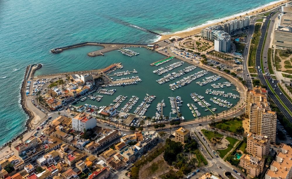 Luftaufnahme Palma - Yachthafen an der Carrer Joan Maragall im Ortsteil El Molinar in Palma in Balearische Insel Mallorca, Spanien