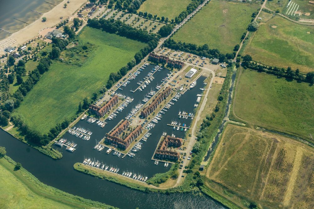 Luftbild Ueckermünde - Yachthafen der Lagunenstadt Ückermünde in Ueckermünde im Bundesland Mecklenburg-Vorpommern, Deutschland