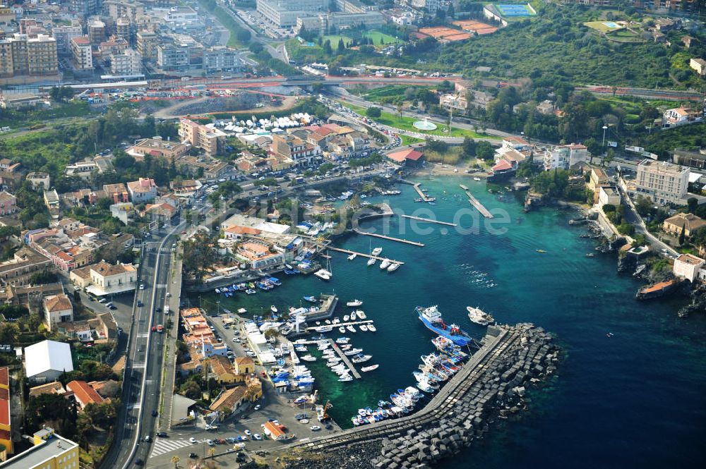 Catania Sizilien aus der Vogelperspektive: Yachthafen Porto Ulisse Catania auf Sizilien in Italien