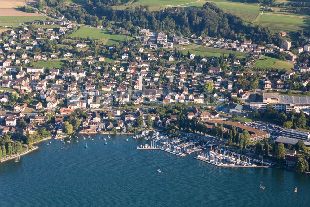 Luftbild Steckborn - Yachthafen mit Sportboot- Anlegestellen und Bootsliegeplätzen am Uferbereich des Bodensee in Steckborn im Kanton Thurgau, Schweiz