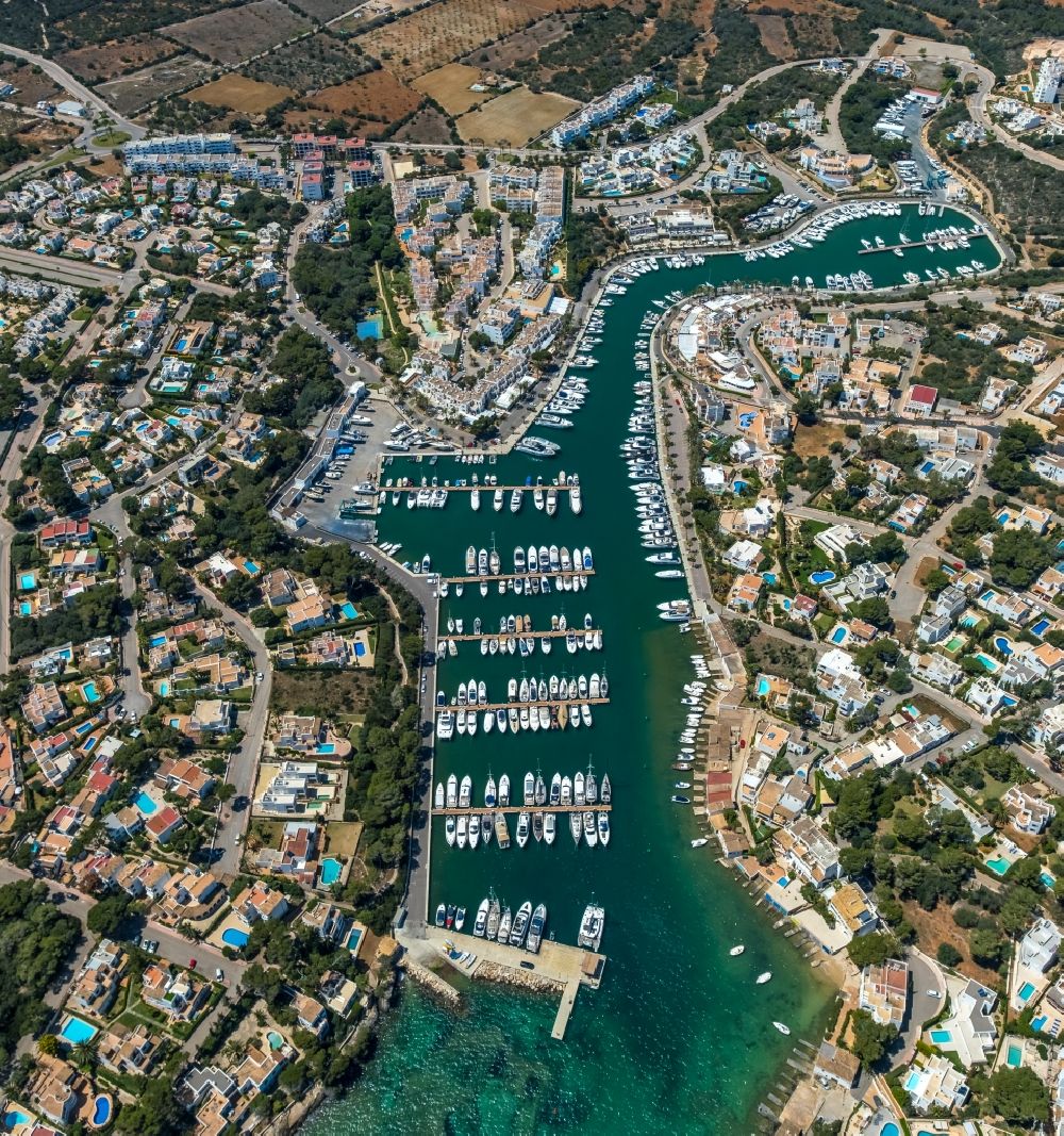 Luftbild Santanyi - Yachthafen am Uferbereich der Bucht Cala Llonga in Santanyi in Balearische Insel Mallorca, Spanien