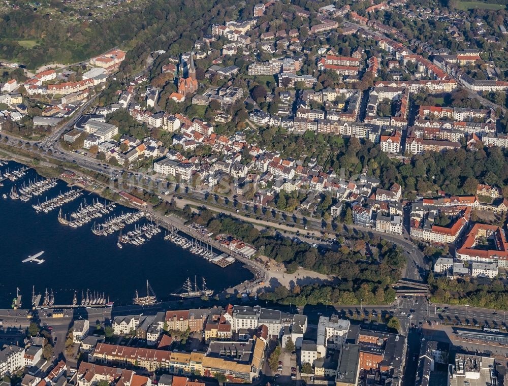 Luftbild Flensburg - Yachthafen am Uferbereich der Flenburger Förde im Ortsteil Jürgensby in Flensburg im Bundesland Schleswig-Holstein, Deutschland
