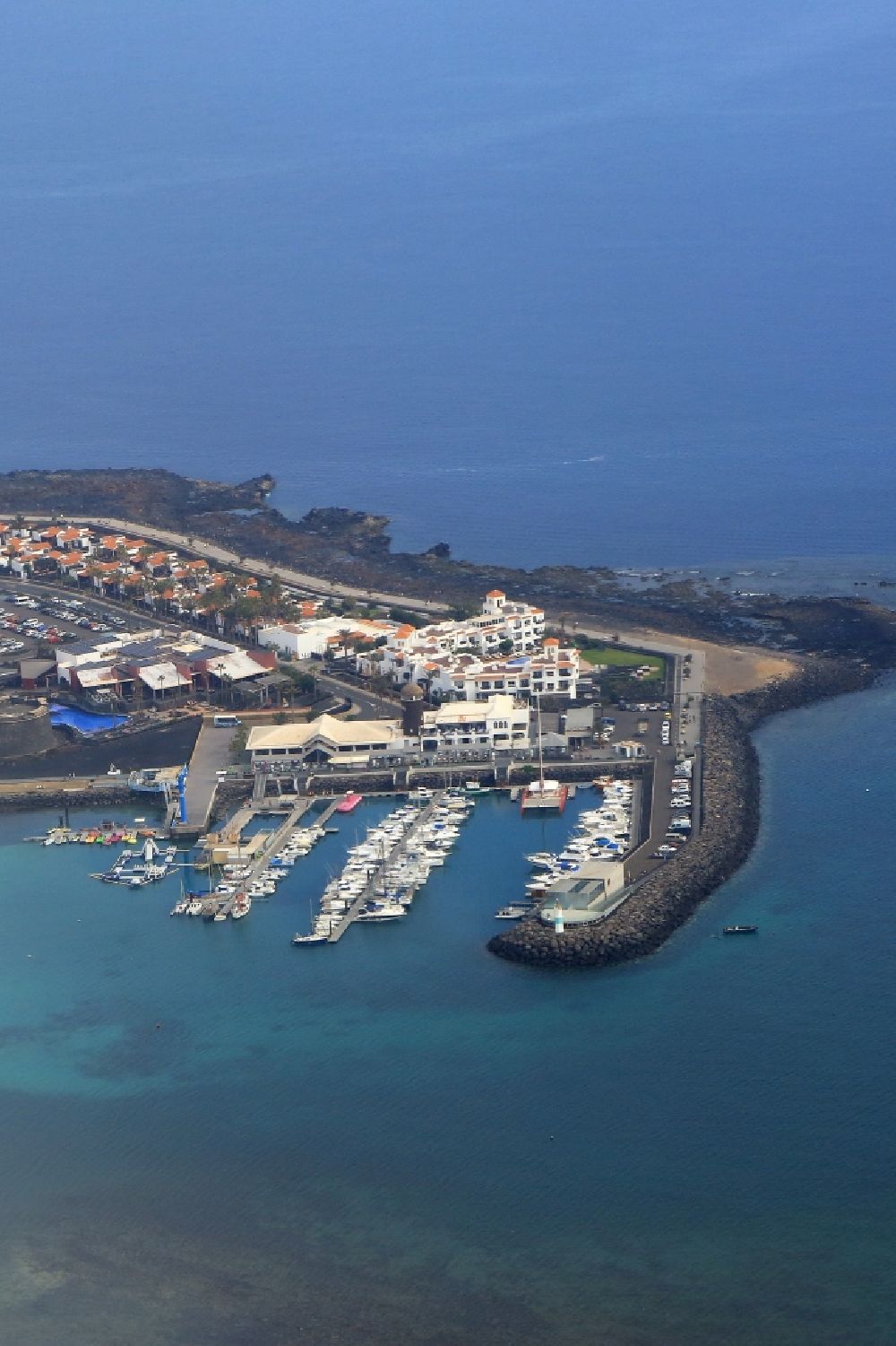 Luftaufnahme Castillo Caleta de Fuste - Yachthafen am Uferbereich von Fuerteventura in Castillo Caleta de Fuste in Canarias, Spanien