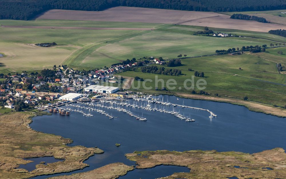 Luftbild Kröslin - Yachthafen am Uferbereich des Krössliner See in Kröslin im Bundesland Mecklenburg-Vorpommern, Deutschland