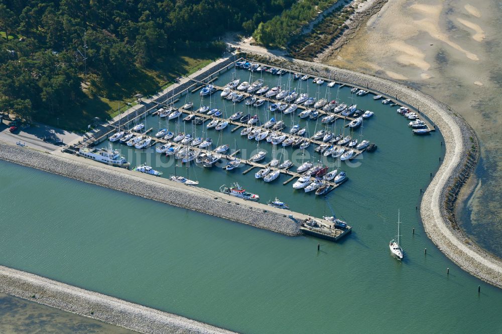Lubmin von oben - Yachthafen am Uferbereich der Ostsee in Lubmin im Bundesland Mecklenburg-Vorpommern, Deutschland