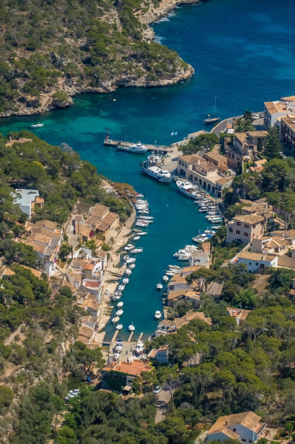 Luftbild Cala Figuera - Yachthafen am Uferbereich vom Port de Cala Figuera und Calo d'en Busques in Cala Figuera in Balearische Insel Mallorca, Spanien