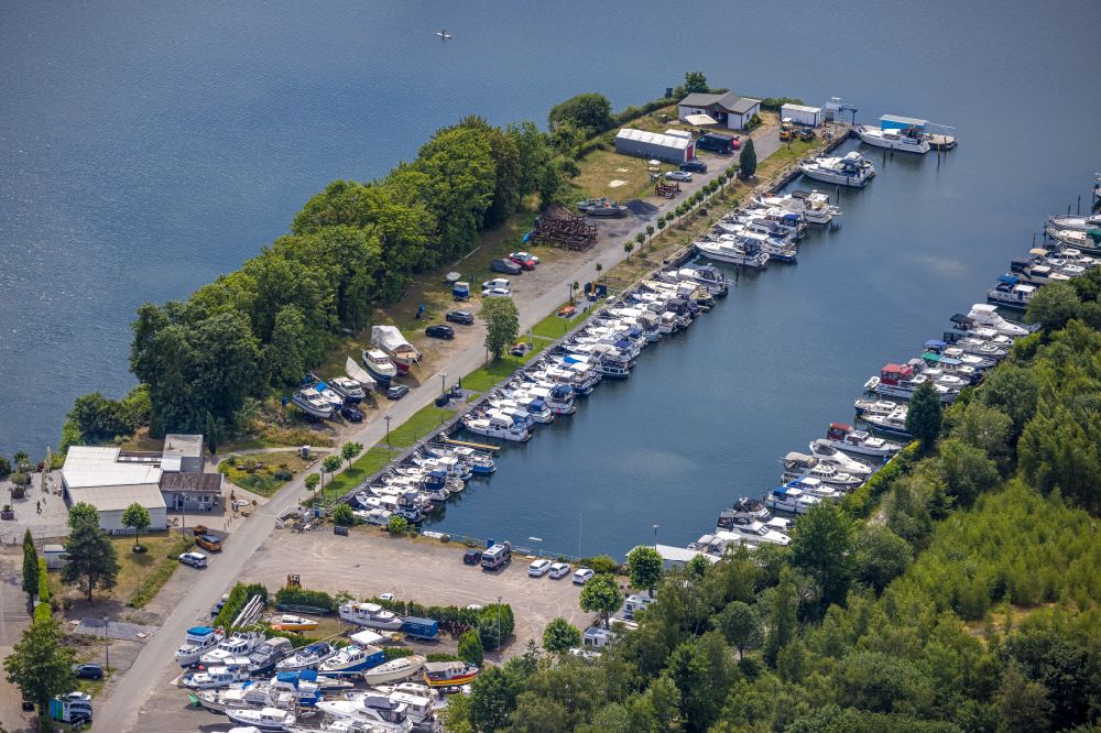 Luftbild Castrop-Rauxel - Yachthafen am Uferbereich am Rhein-Herne-Kanal in Castrop-Rauxel im Bundesland Nordrhein-Westfalen, Deutschland