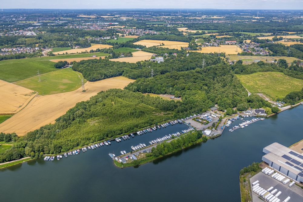 Luftbild Castrop-Rauxel - Yachthafen am Uferbereich am Rhein-Herne-Kanal in Castrop-Rauxel im Bundesland Nordrhein-Westfalen, Deutschland