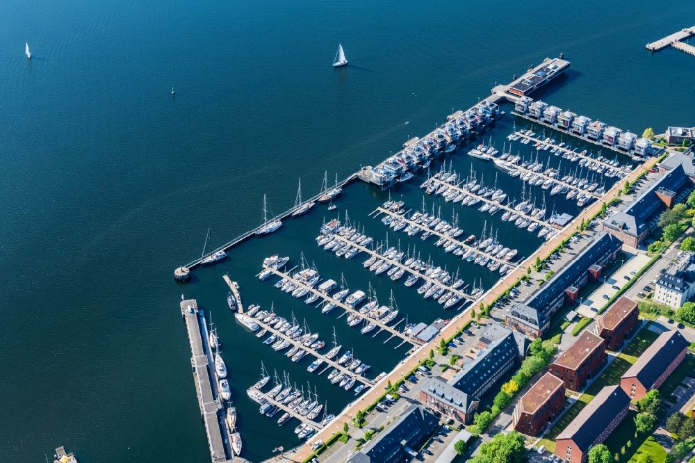 Luftbild Flensburg - Yachthafen am Uferbereich Sonwik in Flensburg im Bundesland Schleswig-Holstein, Deutschland