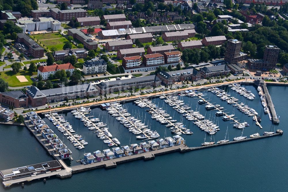 Luftbild Flensburg - Yachthafen am Uferbereich Sonwik Yachthafen an der Fördepromenade - Auf der Mole in Flensburg im Bundesland Schleswig-Holstein, Deutschland
