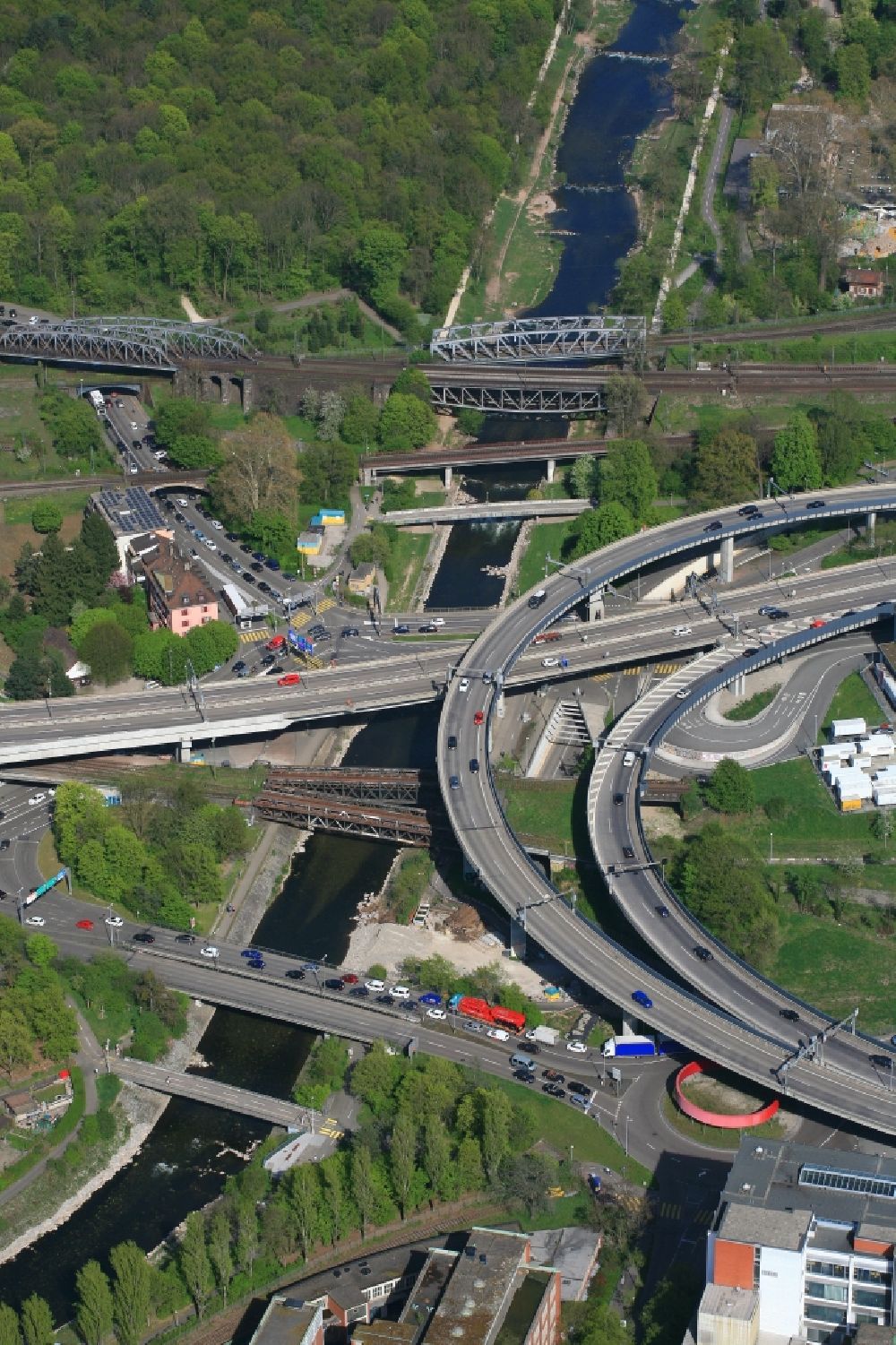 Luftbild Basel - Zahlreiche Brücken über den Fluss Wiese in Basel in der Schweiz
