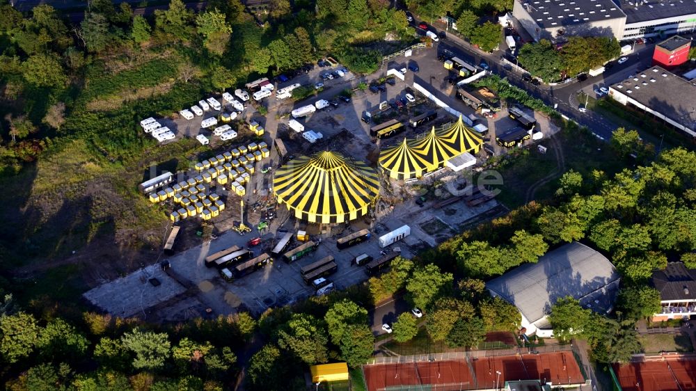 Bonn aus der Vogelperspektive: Zelt- Kuppeln des Zirkus Flic Flac in Bonn im Bundesland Nordrhein-Westfalen, Deutschland