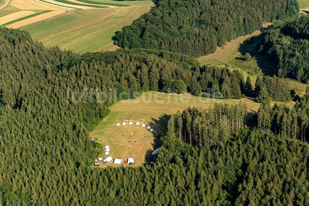 Luftbild Gutach im Breisgau - Zelte in Freiamt im Breisgau im Bundesland Baden-Württemberg, Deutschland